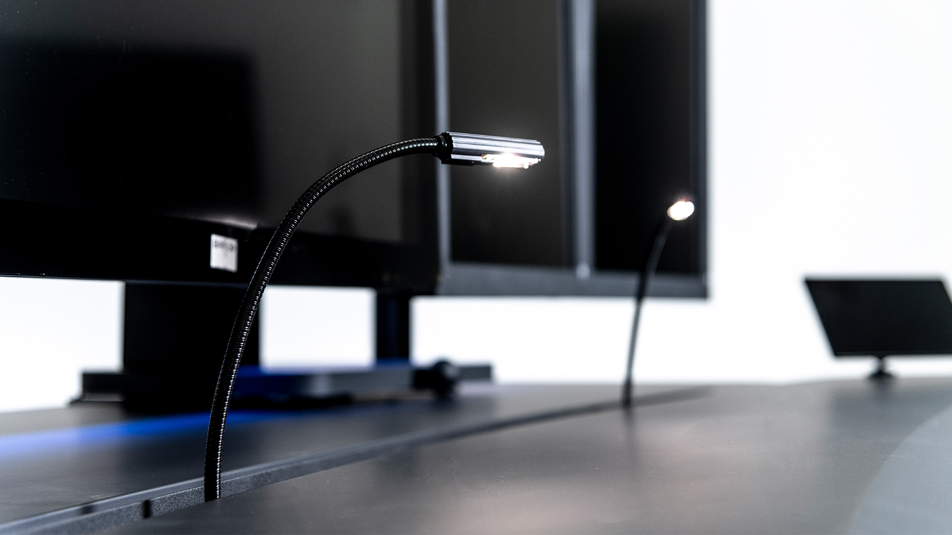 Radiology Desks, Radiology Reading Room, Imaging Desks | Xybix