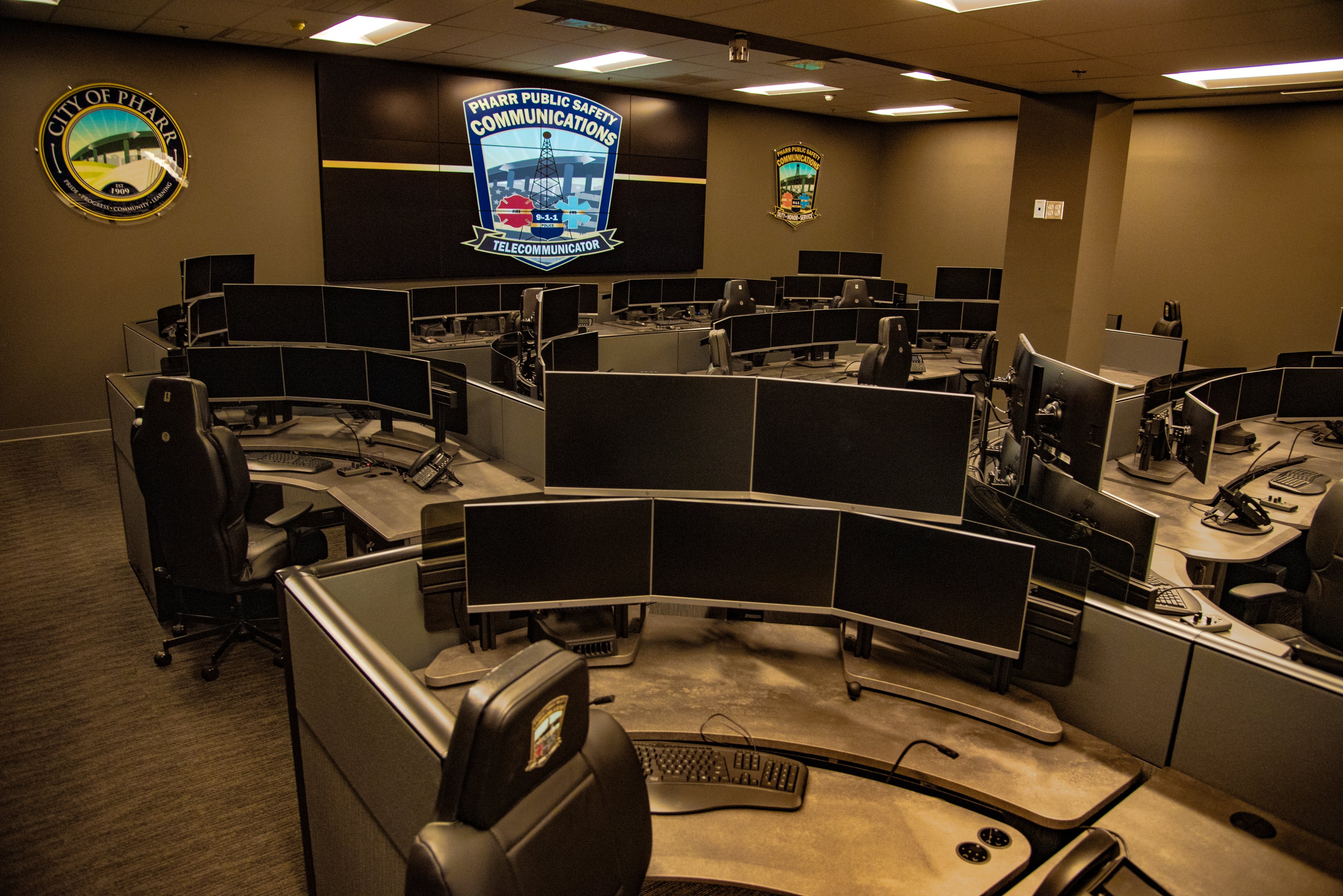 Xybix EBook A Guide To Purchasing 911 Dispatch Consoles